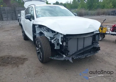 2025 Volvo Xc40 B5 Ultra Dark Theme из США, поврежденный, VIN YV4L12UMXS2534436